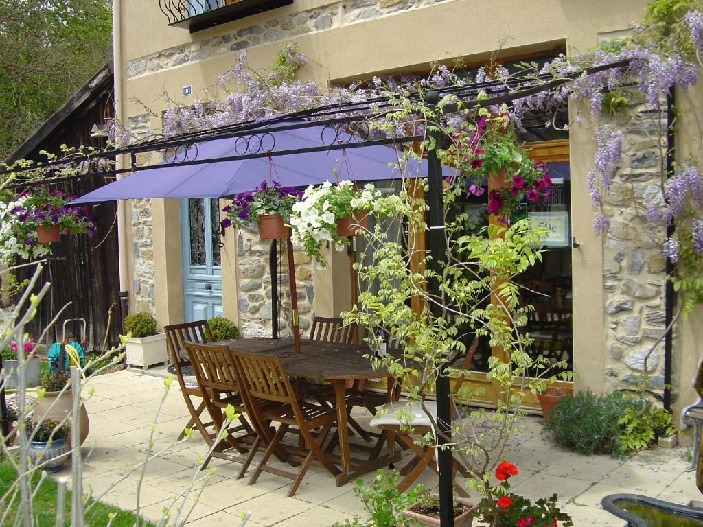 Aux Quatre Saisons Axat Bed and Breakfast Exteriör bild