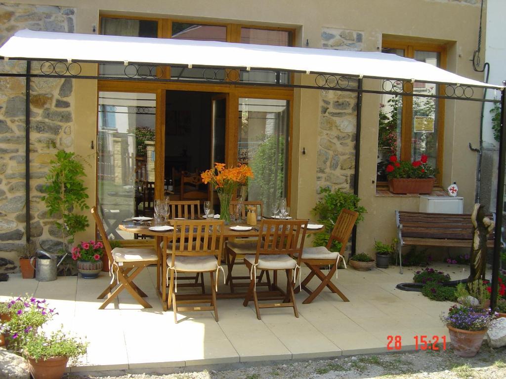 Aux Quatre Saisons Axat Bed and Breakfast Exteriör bild