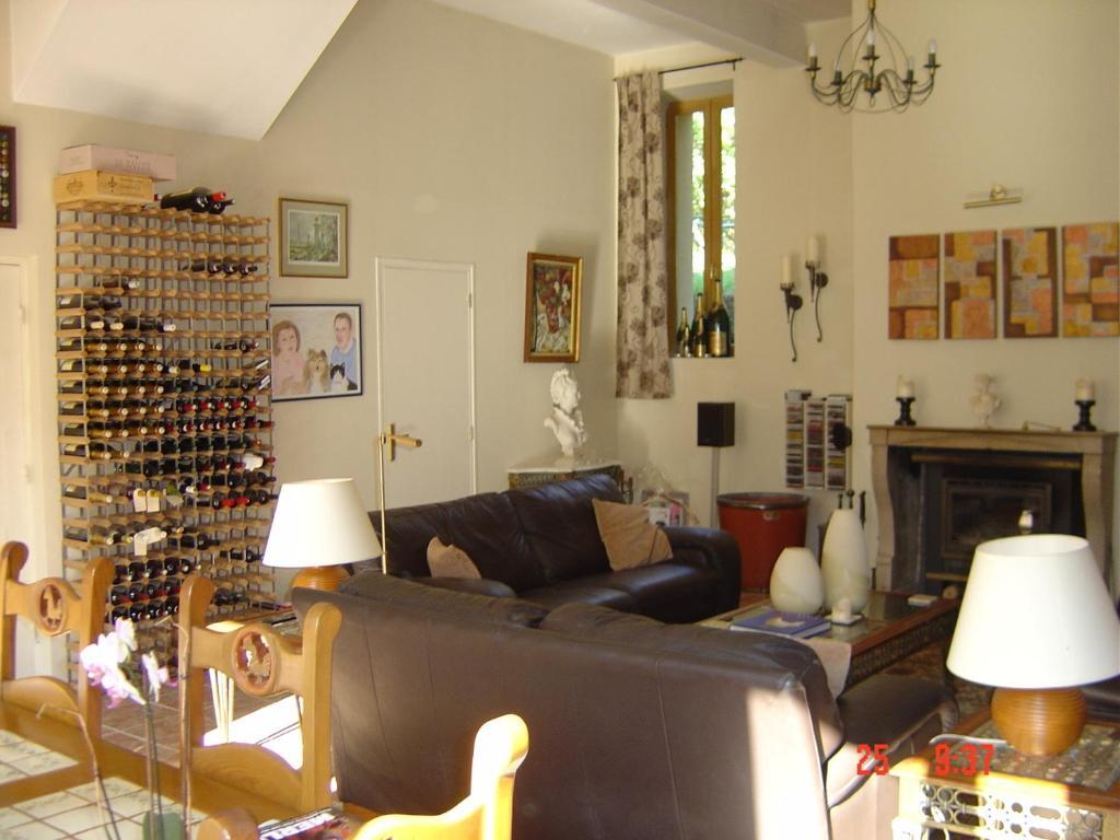 Aux Quatre Saisons Axat Bed and Breakfast Exteriör bild