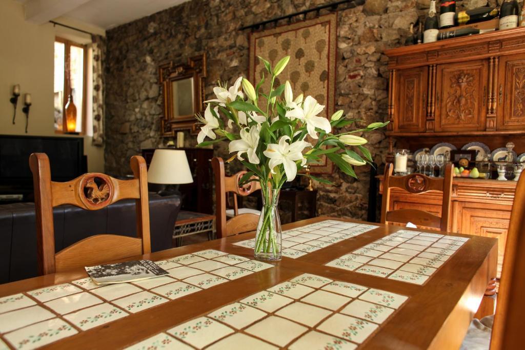 Aux Quatre Saisons Axat Bed and Breakfast Exteriör bild